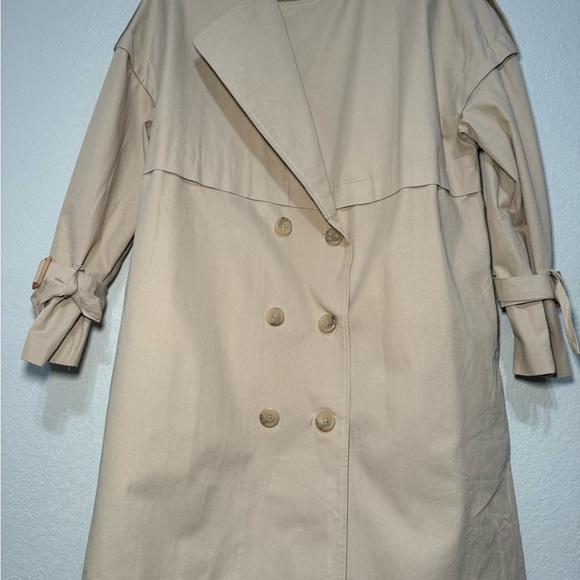 OVERSIZED TRENCH COAT - Picture 8 of 9